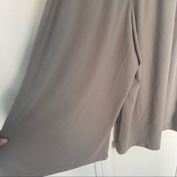 Uniqlo Gray Greenish Gaucho Wide Leg Stretch Flowy Pants Capris Elastic XL - Picture 11 of 12
